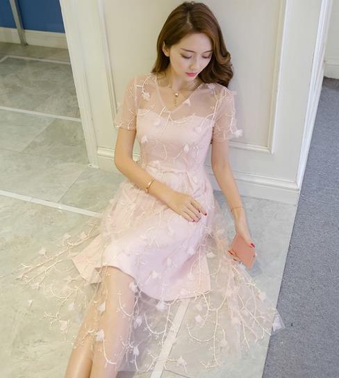 蕾丝连衣裙2017：女士连衣裙梦幻少女心推荐（图）