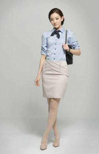 衬衫搭配黑色修身包臀裙:打造职场优雅气质 衬衫搭配黑色修身包臀裙:打造职场优雅气质
