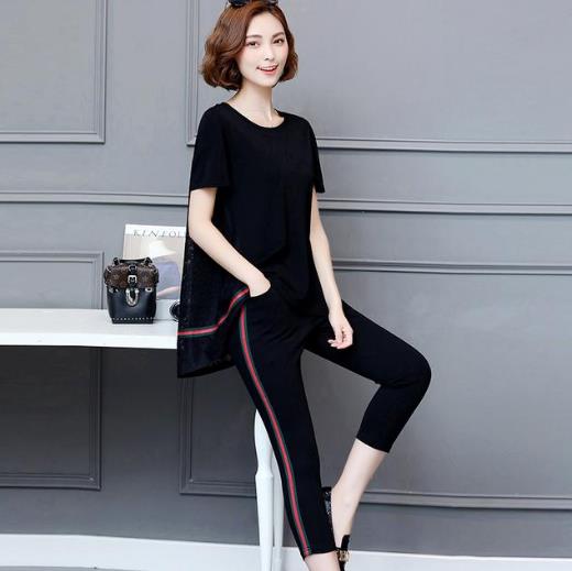 微胖MM休闲两件套搭配:显瘦,搭出优雅好气质 微胖MM休闲两件套搭配:显瘦,搭出优雅好气质