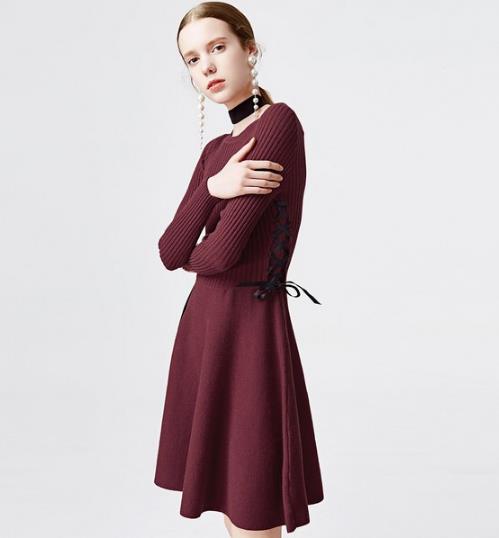 灯笼中袖A字针织连衣裙搭配：5款连衣裙彰显甜美范