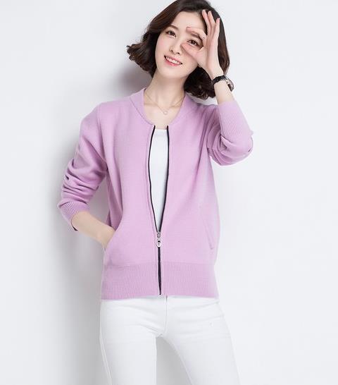 糖果色针织开衫怎么搭配才能演绎运动系少女范（图）