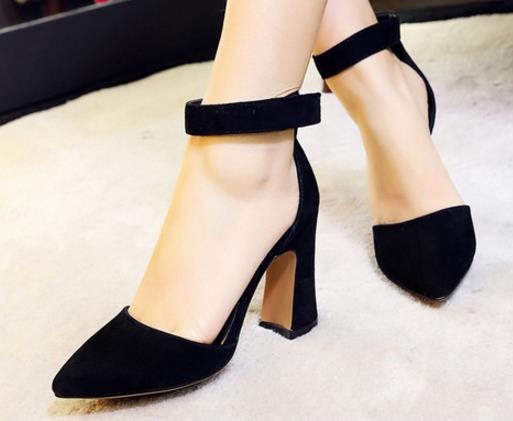 松糕底休闲单鞋怎么搭配衣服：俏皮个性单鞋推荐（图）