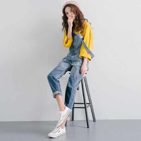 秋季新款开叉九分小脚裤搭配:简约不失俏皮(图) 秋季新款开叉九分小脚裤搭配:简约不失俏皮(图)