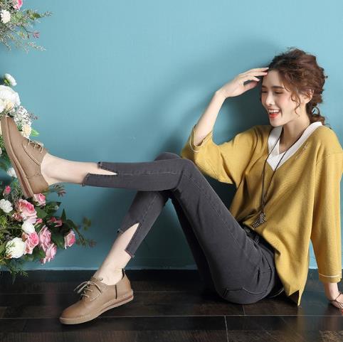 秋季新款开叉九分小脚裤搭配:简约不失俏皮(图) 秋季新款开叉九分小脚裤搭配:简约不失俏皮(图)