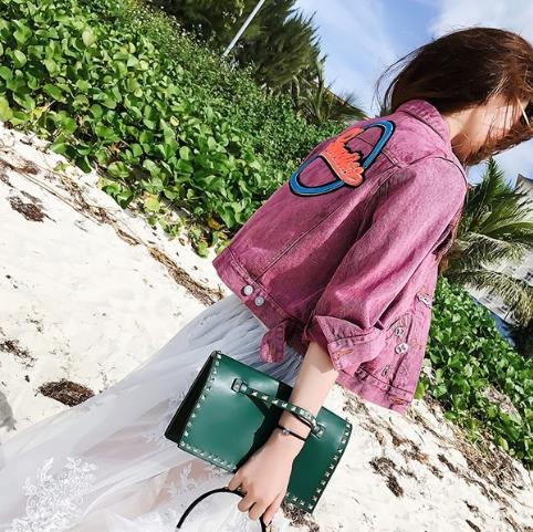 拼接牛仔短外套怎么搭配才能彰显青春个性（图）