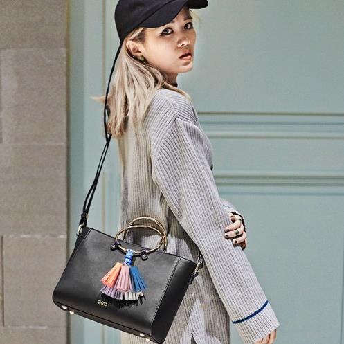 时尚斜挎单肩牛皮包搭配:经典百搭单肩包分享(图) 时尚斜挎单肩牛皮包搭配:经典百搭单肩包分享(图)