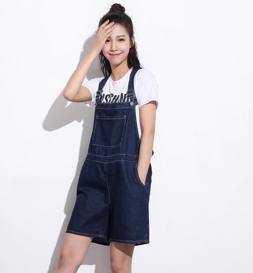 破洞牛仔裤怎么搭配上衣：青春减龄牛仔裤推荐（图）