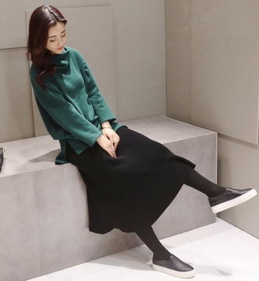 今年有这几款金丝绒百褶背心裙的搭配省时省力（图）