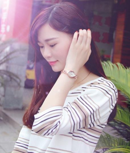 圆盘宽带白色腕表怎么搭配：干净简约腕表分享（图）