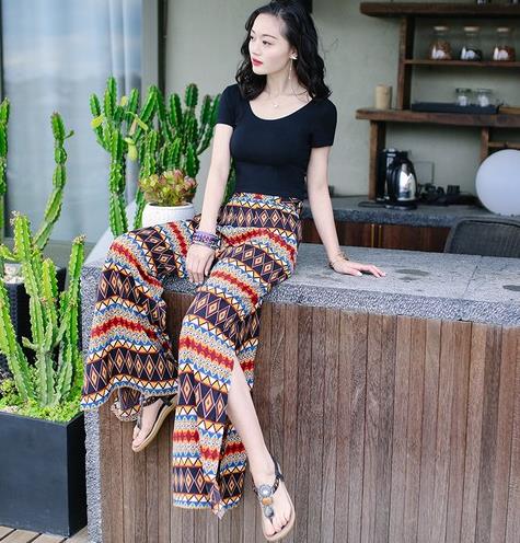 衬衫搭配纯色背带阔腿裤：教你阔腿裤穿出新潮感（图）