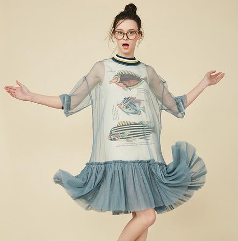 卡通刺绣七分袖衬衫搭配牛仔裤：青春减龄（图）