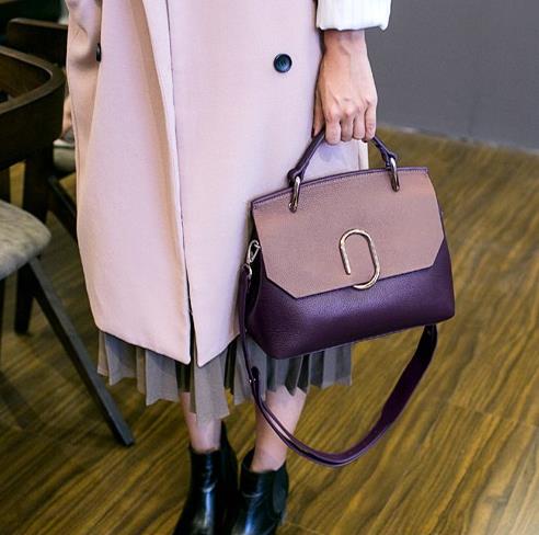 让青春有范儿时尚真皮蛇纹小方包搭配推荐（图）