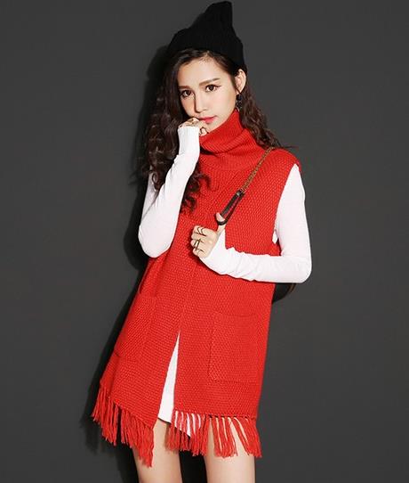 条纹V领针织马甲搭配：5款马甲彰显青春活力（图）