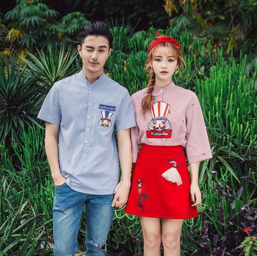 卡通短袖t恤衬衫情侣装分享：打造夏日原宿bf风情
