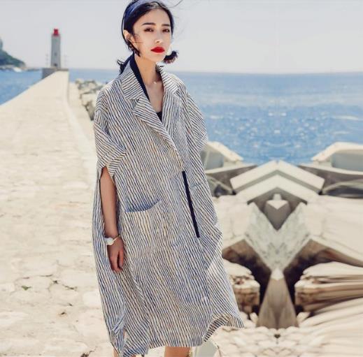 宽松条纹连衣裙搭配:6种搭出简约时尚感 宽松条纹连衣裙搭配:6种搭出简约时尚感