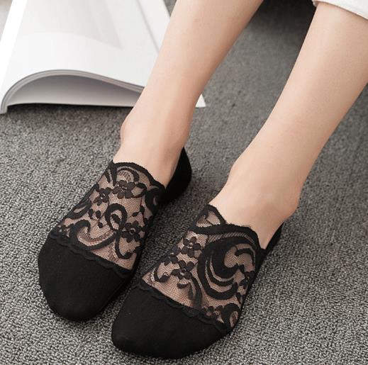 高跟鞋搭配蕾丝船袜：打造温雅公主风（图）