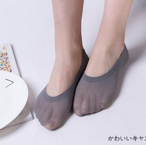 高跟鞋搭配蕾丝船袜：打造温雅公主风（图）