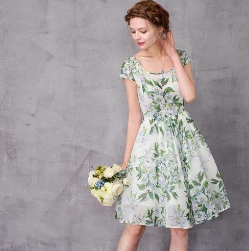 印花雪纺连衣裙搭配:印花唤醒夏日活力 印花雪纺连衣裙搭配:印花唤醒夏日活力