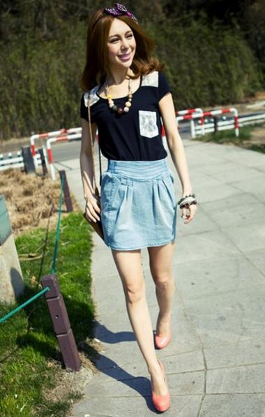 牛仔裙子怎么搭配上衣:搭出高挑身材 牛仔裙子怎么搭配上衣:搭出高挑身材