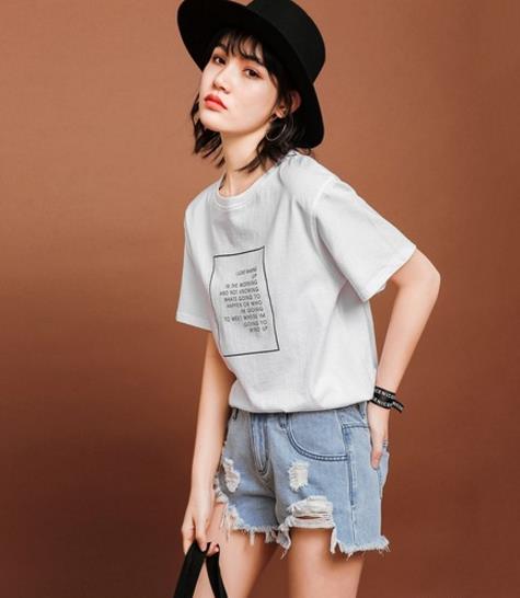 夏季女装牛仔3分短裤搭配:轻松搭出窈窕身高 夏季女装牛仔3分短裤搭配:轻松搭出窈窕身高