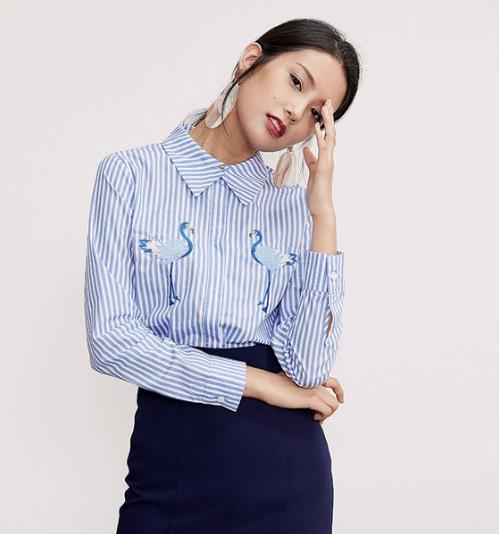 条纹撞色宽松衬衫裙怎么搭配：时尚衬衫裙推荐（图）