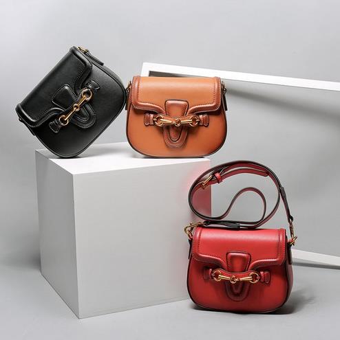 今年最流行拼接圆环小方包：简约精致小方包推荐（图）