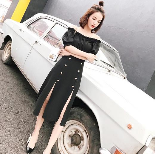 高跟鞋搭配性感露肩连衣裙:打造天然风韵 高跟鞋搭配性感露肩连衣裙:打造天然风韵