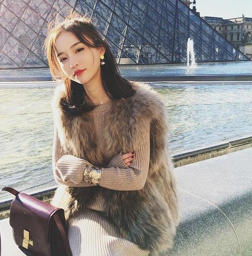 灯笼袖收腰毛呢外套：6款外套演绎青春学院范儿（图）