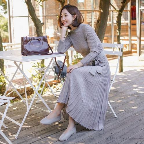 什么外套搭配修身针织裙才能演绎妥妥的名媛风(图) 什么外套搭配修身针织裙才能演绎妥妥的名媛风(图)