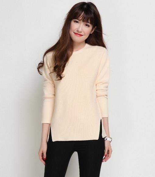 秋季毛衣别乱穿:钉珠圆领毛衣演绎低调轻奢风(图) 秋季毛衣别乱穿:钉珠圆领毛衣演绎低调轻奢风(图)