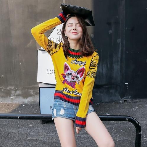 秋季毛衣别乱穿:钉珠圆领毛衣演绎低调轻奢风(图) 秋季毛衣别乱穿:钉珠圆领毛衣演绎低调轻奢风(图)