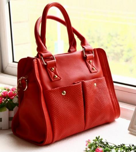 秋冬款复古鳄鱼纹手提包搭配:5款手提包演绎甜美范 秋冬款复古鳄鱼纹手提包搭配:5款手提包演绎甜美范