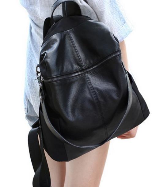 卡通压花方形双肩包搭配:减龄神器推荐 卡通压花方形双肩包搭配:减龄神器推荐