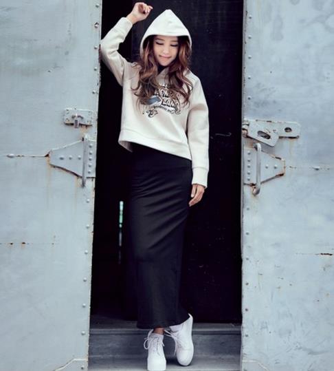 套装也能美出仪态万方：新款开衩背带裙两件套分享