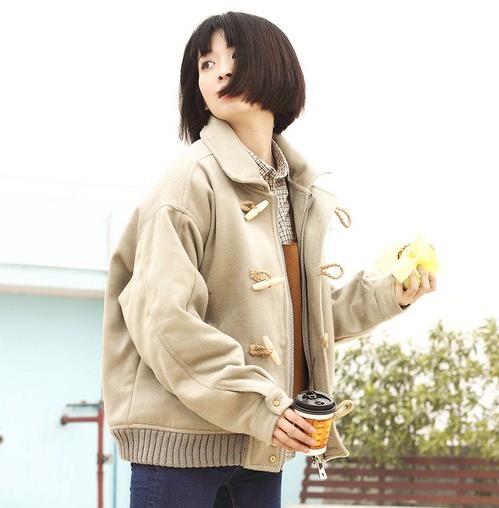6款收腰毛呢短外套搭配：俏皮妖娆美到冒泡（图）