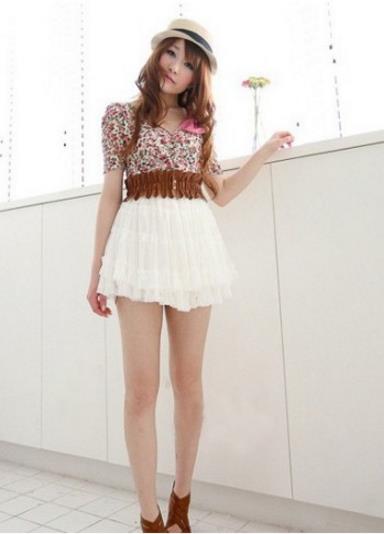 白色短裙：甜美 性感无敌