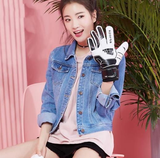 小脚裤搭配刺绣长袖衬衫:6款衬衫搭出完美身材 小脚裤搭配刺绣长袖衬衫:6款衬衫搭出完美身材