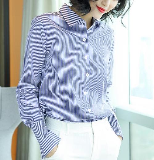 小脚裤搭配刺绣长袖衬衫：6款衬衫搭出完美身材