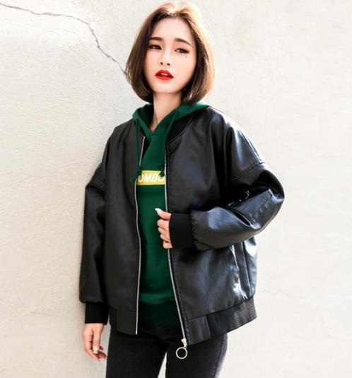 秋天必备款：率性洒脱的牛仔外套的多种搭配（图）