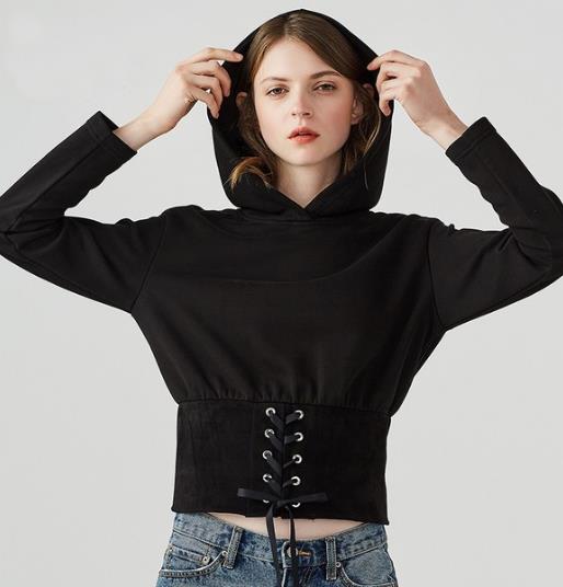 牛仔裤搭配喇叭袖荷叶边雪纺衫:修身显瘦时髦范 牛仔裤搭配喇叭袖荷叶边雪纺衫:修身显瘦时髦范