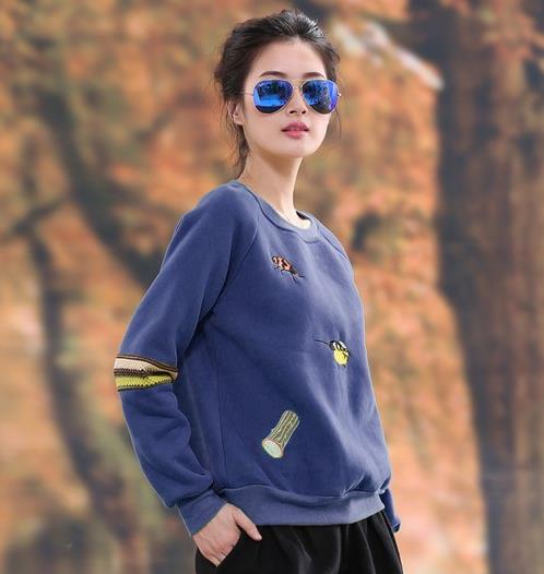 秋冬天这么搭配才能又暖又美丽：刺绣加绒卫衣推荐