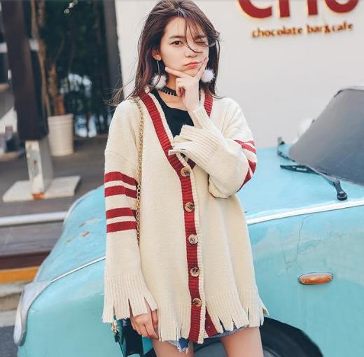 短裤搭配V领针织衫开衫：5款开衫修身显瘦推荐