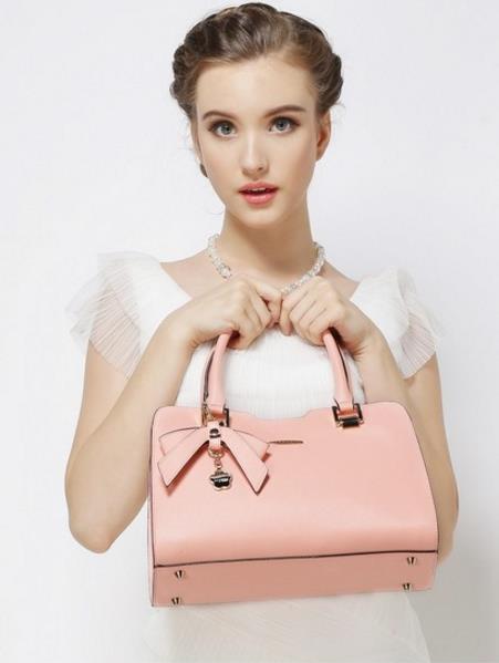 2017秋冬款斜挎单肩包搭配：女包新款单肩包分享