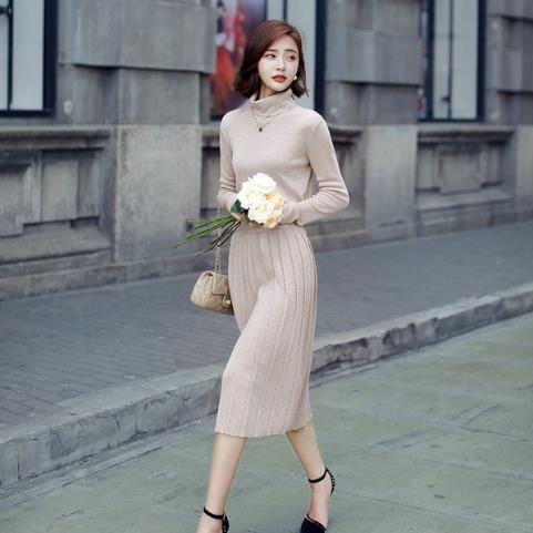 秋季没什么比套装更实用：纯色包臀两件套搭配（图）