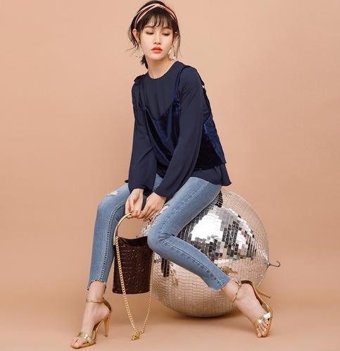 蕾丝背带裙两件套怎么搭配才能性感又时尚（图）