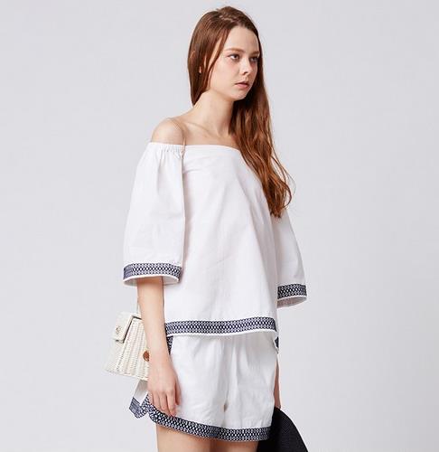 蕾丝背带裙两件套怎么搭配才能性感又时尚(图) 蕾丝背带裙两件套怎么搭配才能性感又时尚(图)