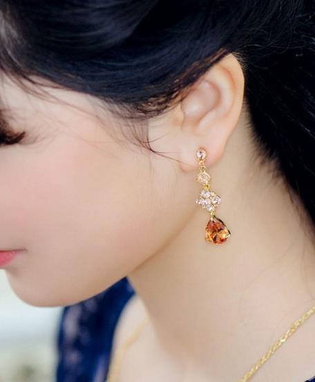 什么才是瘦脸必备神器：6款水晶长款耳环搭配（图）