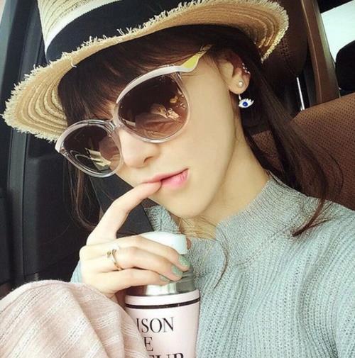 圆框太阳镜的多种搭配：6款太阳镜打造甜美复古风