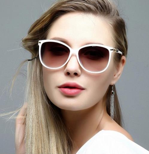 圆框太阳镜的多种搭配：6款太阳镜打造甜美复古风