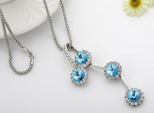 爱心型纯银手链怎么搭配：简洁之中不失独特（图）